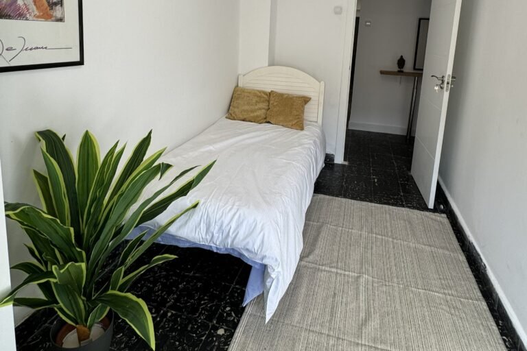 GE3 Sky. Double bed
