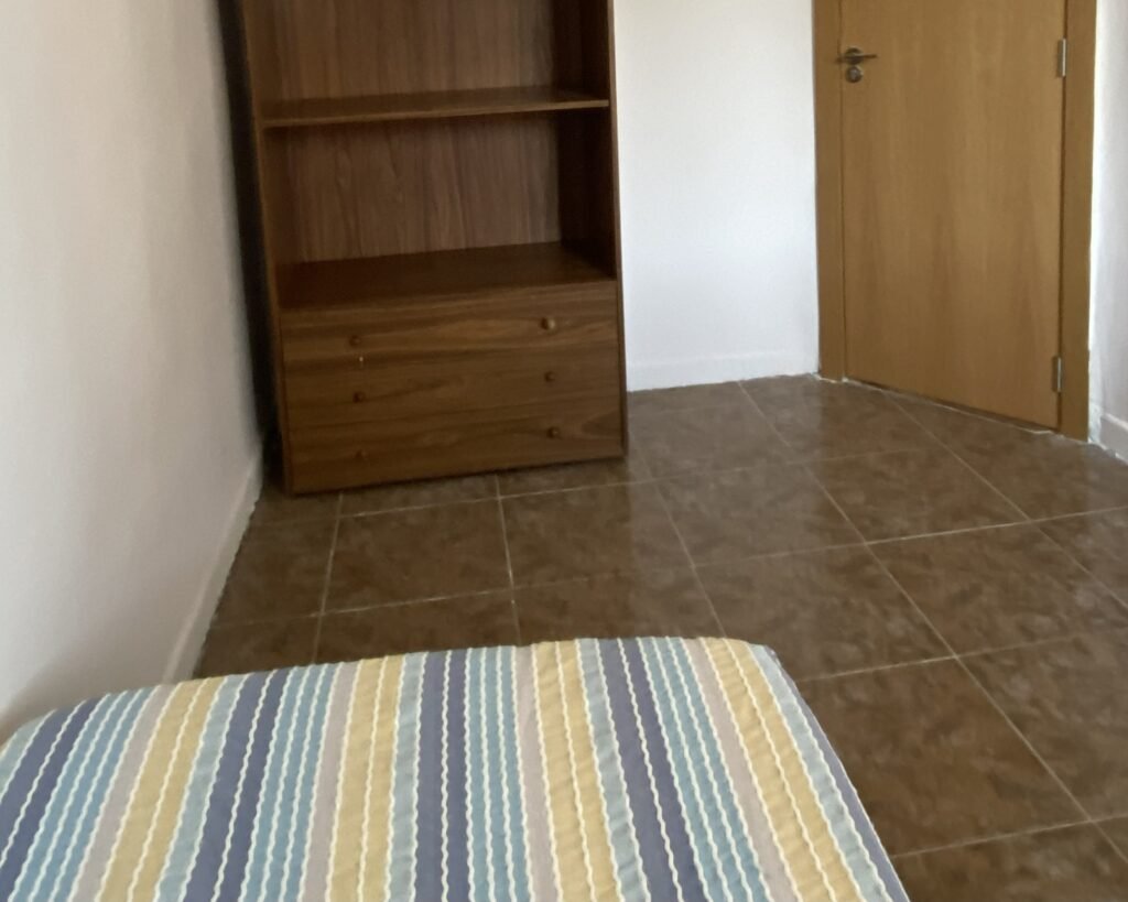 BJG 20. Room-2. AVAILABLE FROM SEPTEMBER image 2