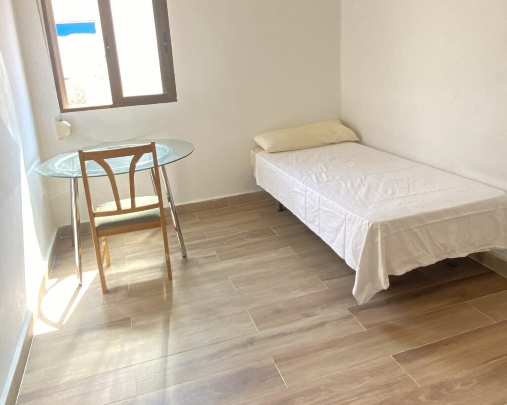 PAM. 35 Room-1 image 3