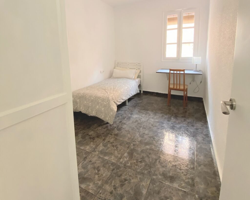 PAM 29.  Room-1 image 3