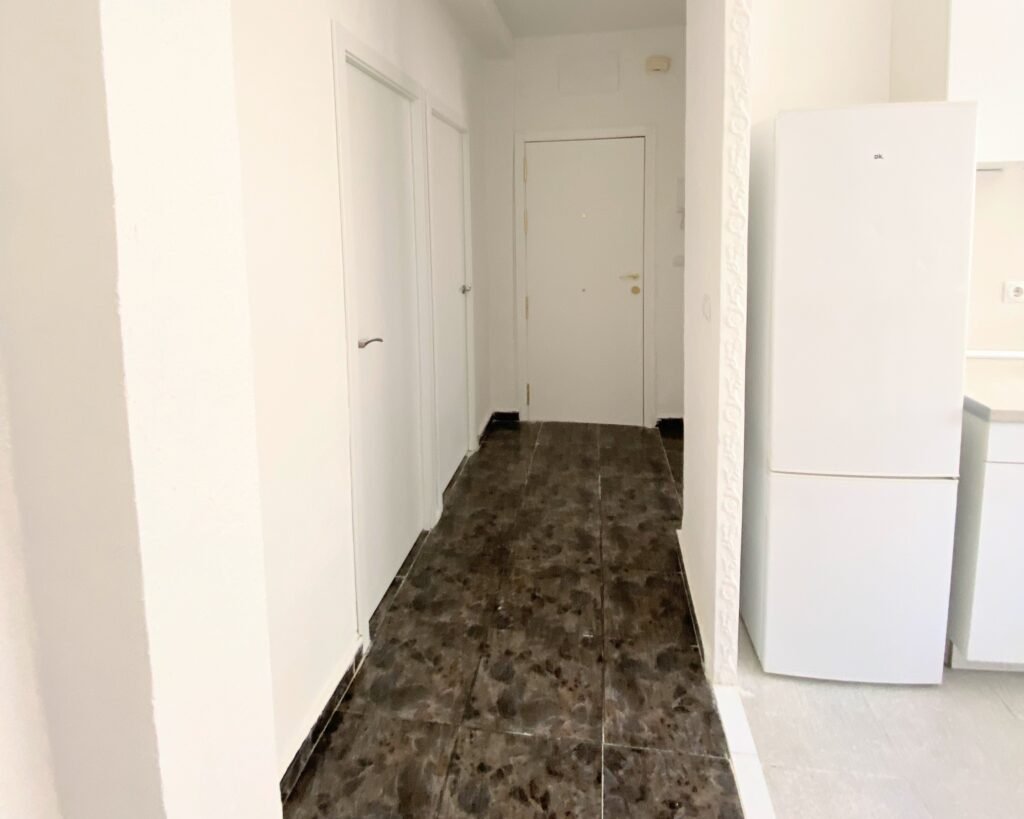 PAM29.  Room-2 image 3
