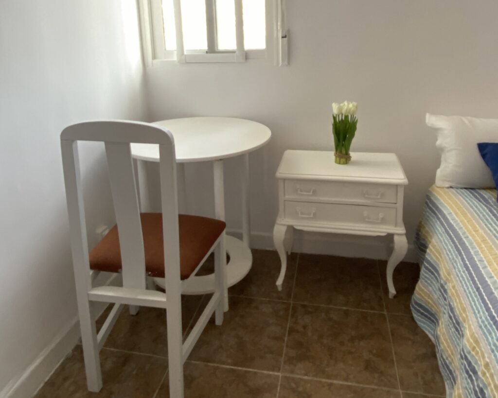 BJG 20. Room-2. AVAILABLE FROM SEPTEMBER image 3