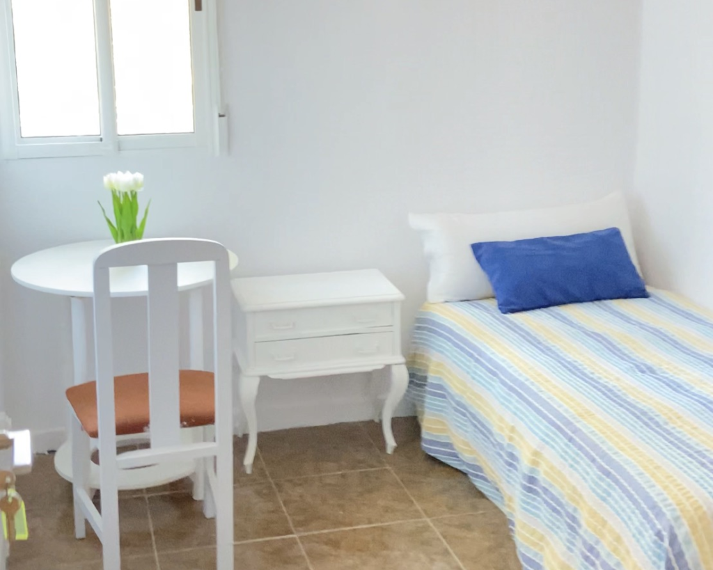 BJG 20. Room-2. AVAILABLE FROM SEPTEMBER