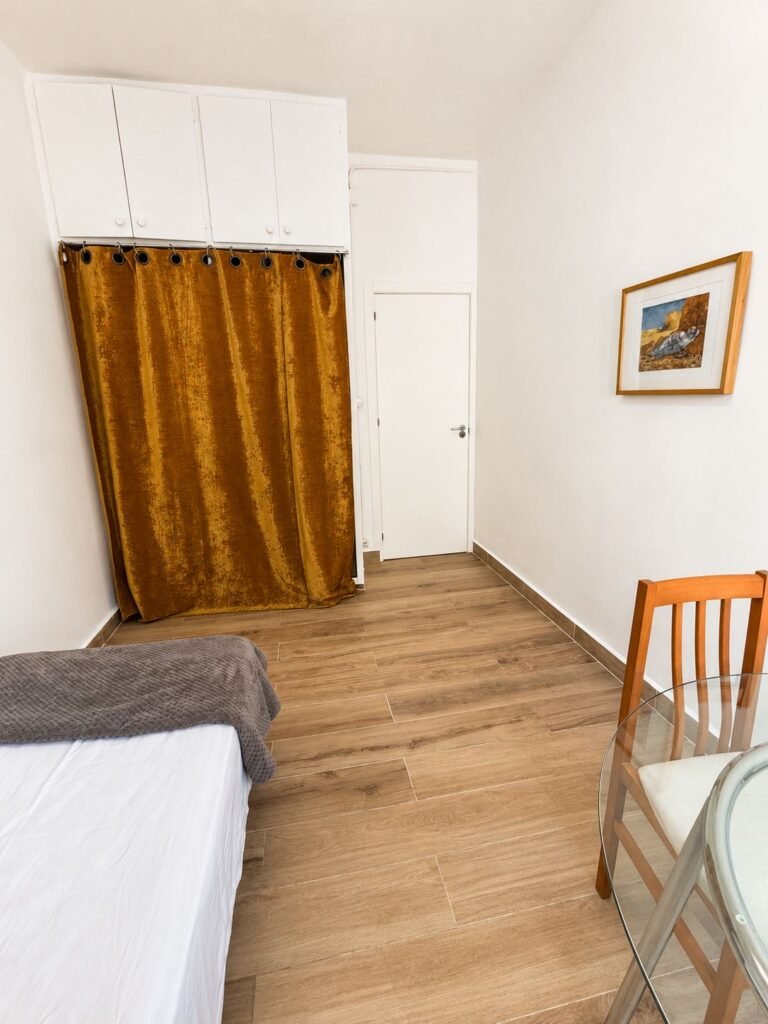 PAM.  35 Room-3 image 5