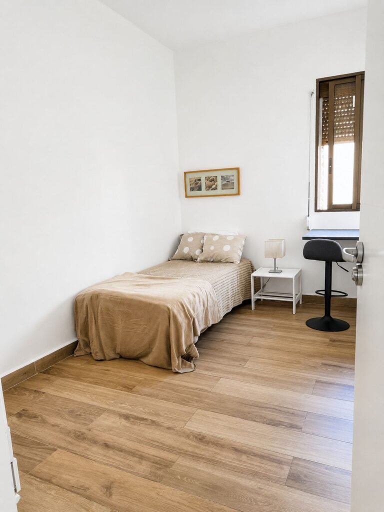 PAM. 35 Room-1 image 3