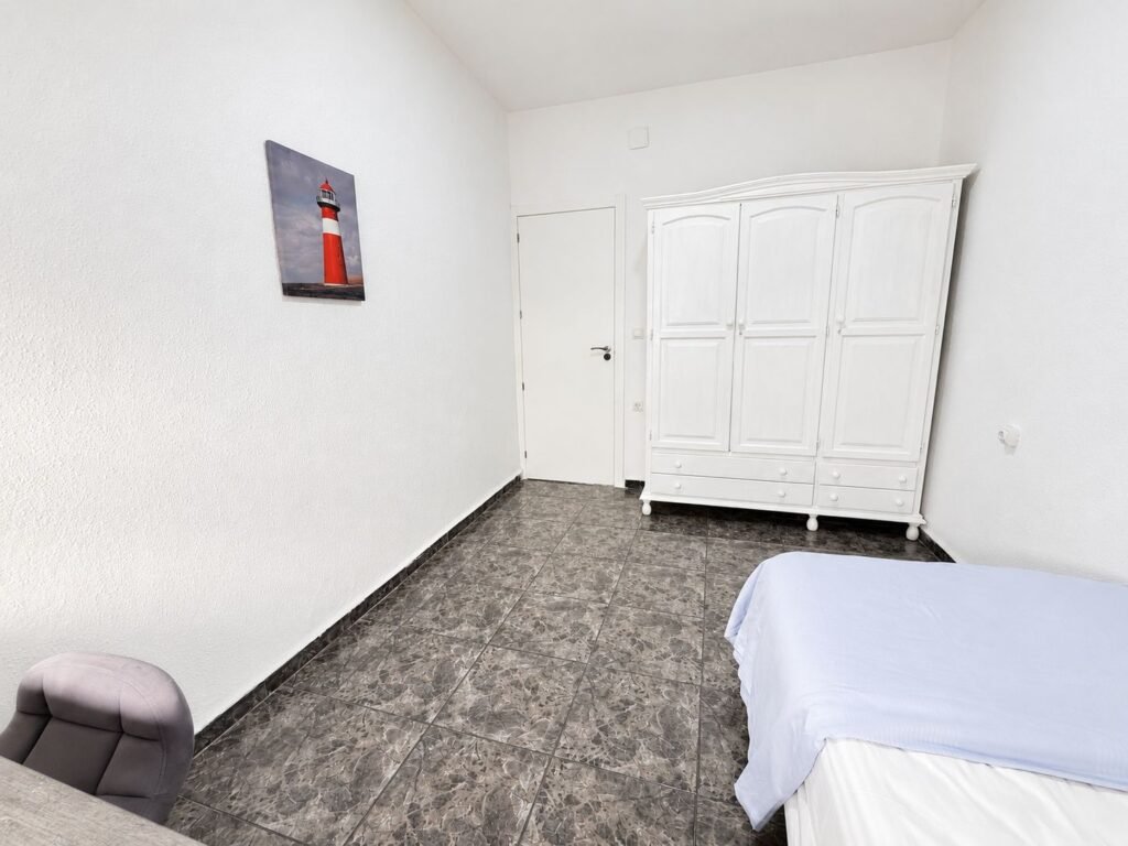 PAM 29.  Room-3 image 2