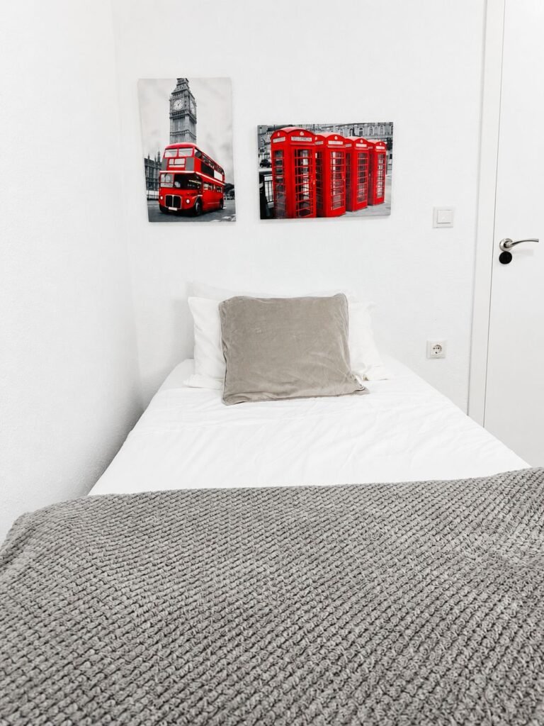 PAM 29.  Room-1