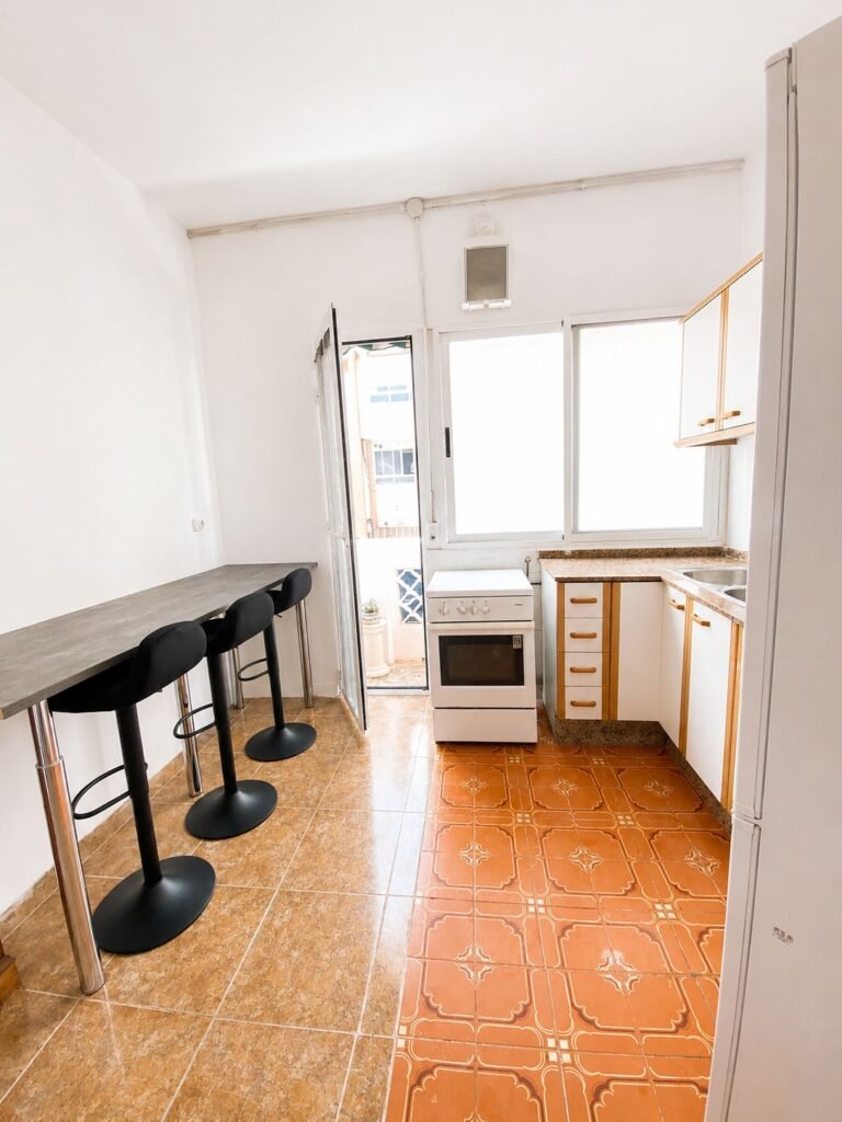 BJG 20. Room-2. gallery image 6